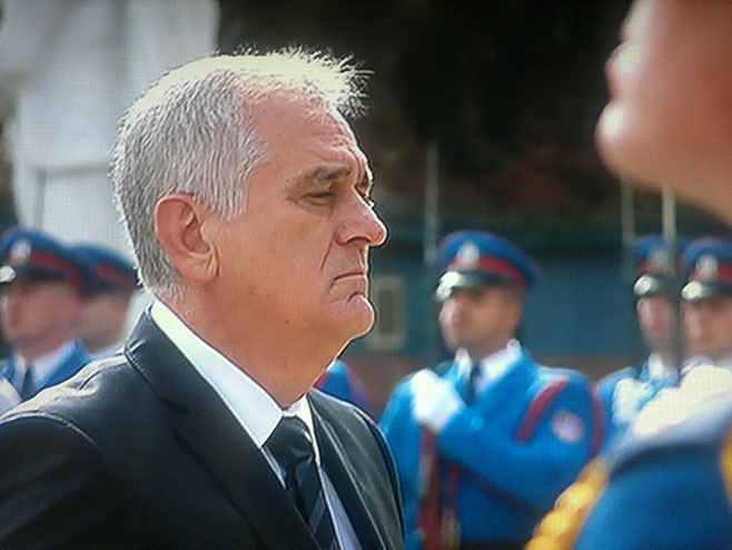 Tomislav Nikolić dočekuje Putina