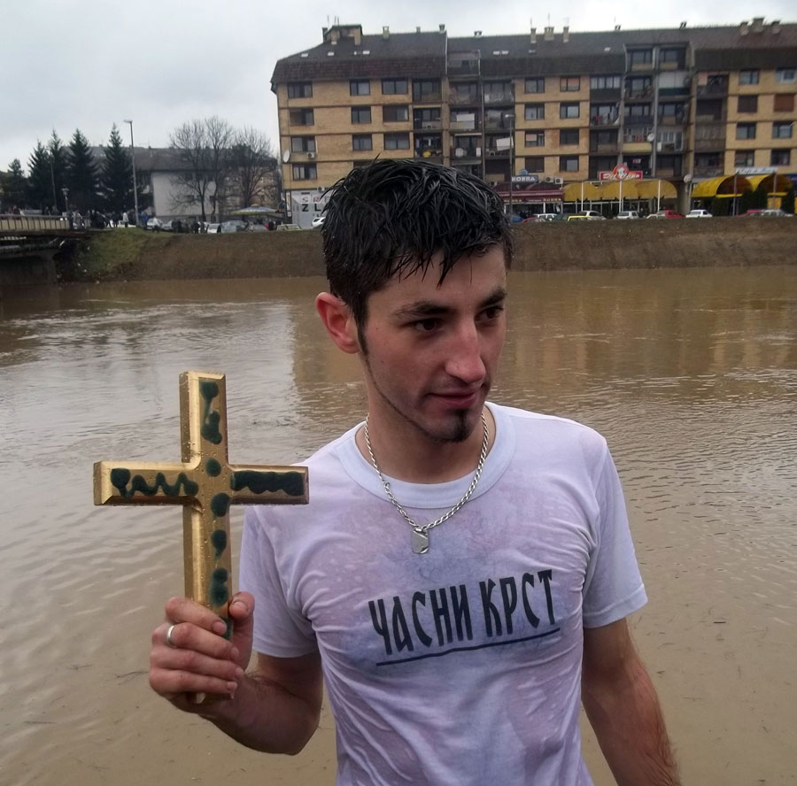Derventa: Zoran Vidović doplivao do Časnog krsta
