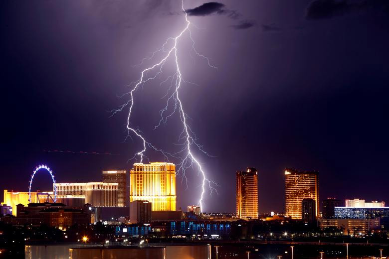 Munja iznad Las Vegasa (Foto: REUTERS/Steve Marcus)