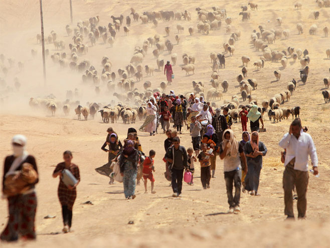 Јezidi bježe pred snagama ISIL-a - Foto: REUTERS