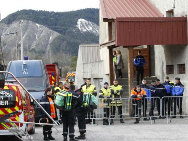 Francuska-pretraga terena poslije pada aviona - Foto: AP