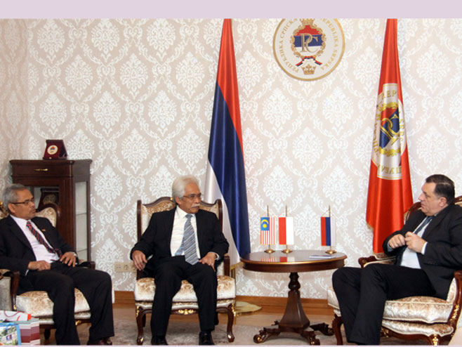 Predsjednik Dodik sa ambasadorima Malezije i Indonezije - Foto: SRNA