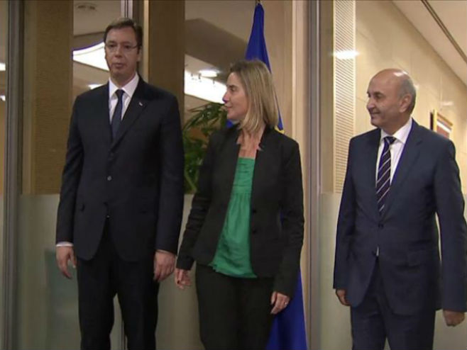 Brisel: Vučić, Mogerini i Mustafa - Foto: TANЈUG