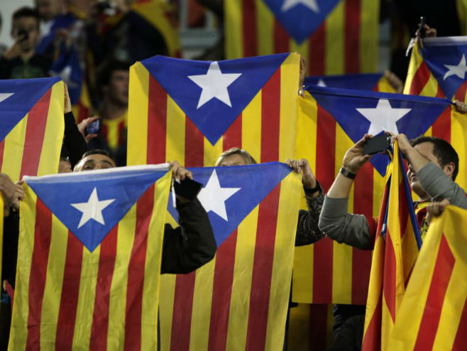 Pristalice nezavisnosti Katalonije - Foto: AP
