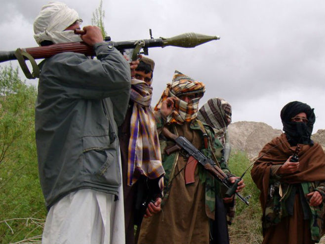 Talibani (foto: Twitter @RT_com) - 