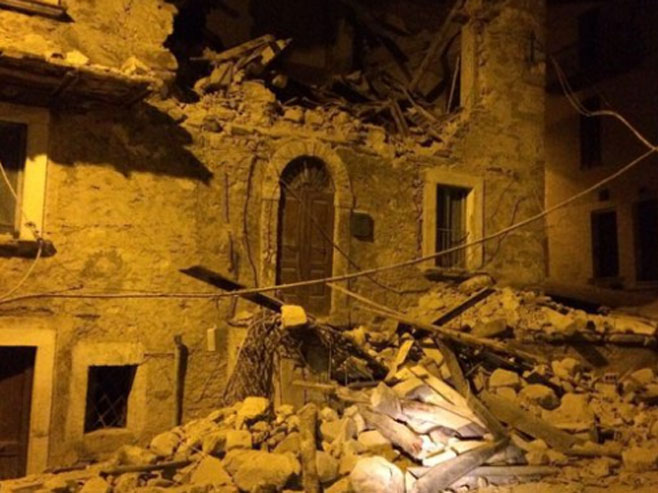 Italija - zemljotres (Foto: Twitter/flavio maccarone) - 