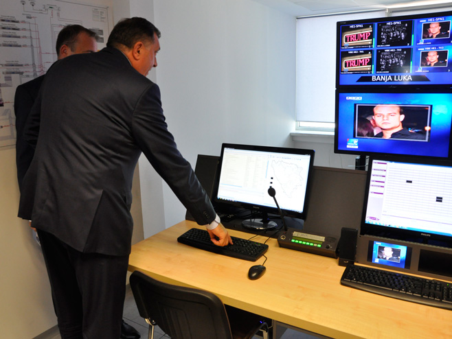 Predsjednik Milorad Dodik pustio testni digitalni signal signal RTRS-a - Foto: RTRS