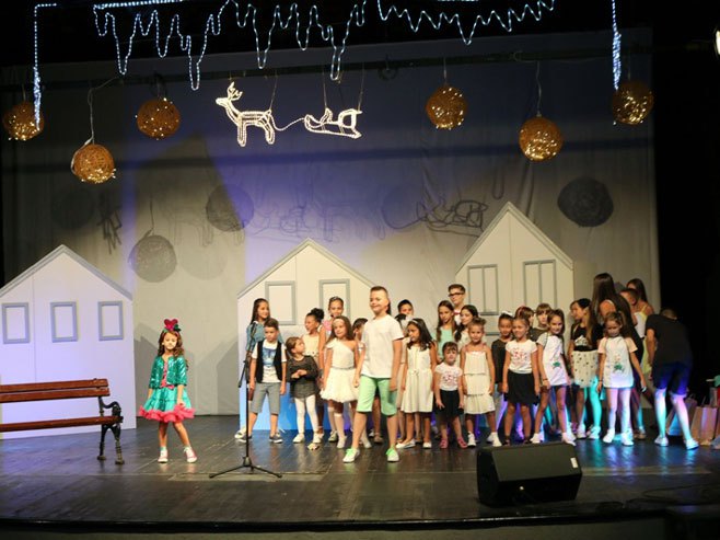 Mrkonjić Grad -  Osmi međunarodni dječiji festival "Raspjevane pahiljice" - Foto: SRNA