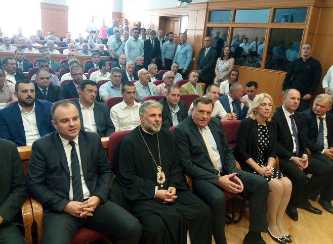Trebinje- Dodik i Cvijanovićeva na svečanostima povodom krsne slave Grada - Foto: SRNA