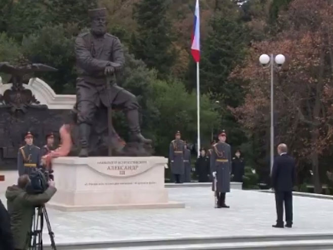 Putin otkrio spomenik Aleksandru Trećem (Foto: twitter.com/Dmitriй Smirnov) - 