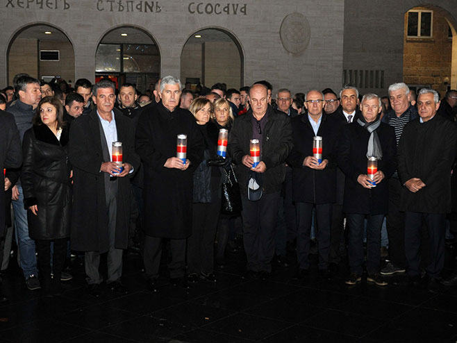 Čović zapalio svijeće za haške osuđenike (foto:Fena) - 