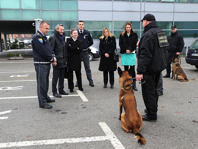 Granična policija dobila psa - Foto: SRNA