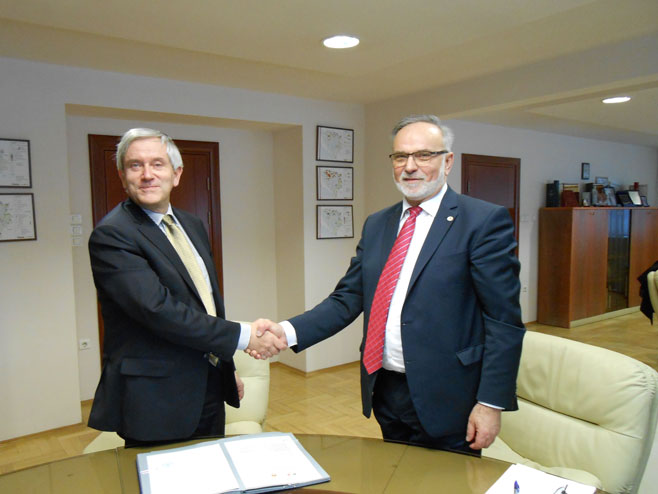 Malešević sa Gijom Ruson - potpisan sporazum - Foto: SRNA