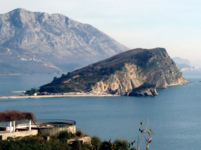 Ostrvo Sveti Nikola kod Budve (Foto: wikiwand.com) - 