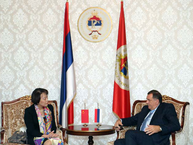 Milorad Dodik sa Čen Bo (foto: predsjednikrs.net) - 