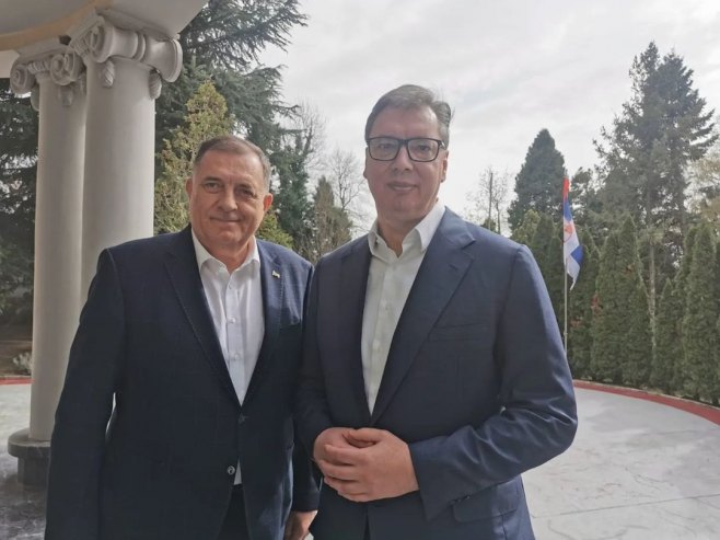 Dodik i Vučić (Foto: instagram.com/buducnostsrbijeav) - 
