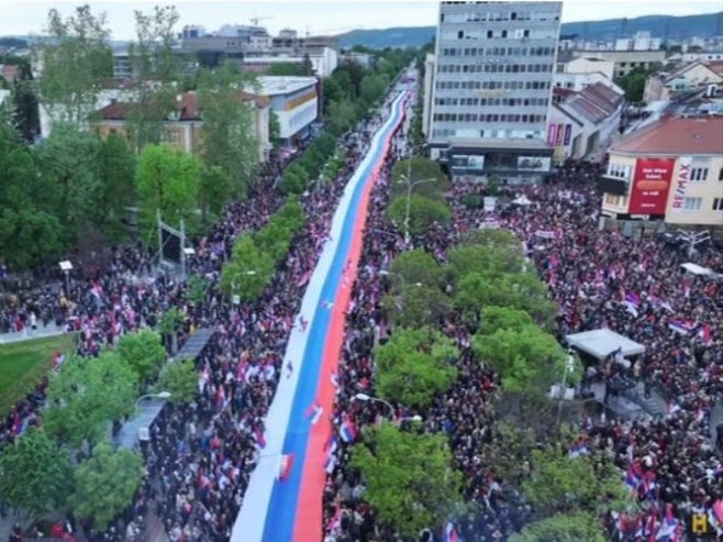 Političkom Sarajevu zasmetao miting "Srpska te zove"; Zašto opozicija nije došla?