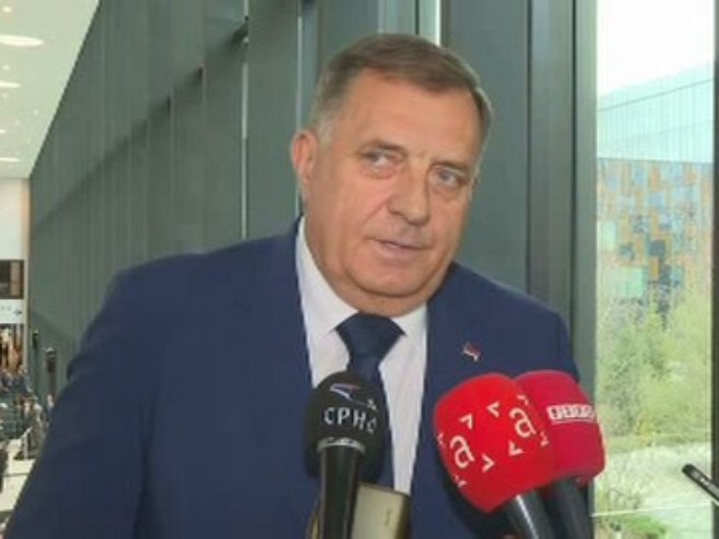 Dodik na svečanoj večeri nakon Foruma: Srpska i Rusija se poštuju i ne miješaju u poslove drugih zemalja (VIDEO)