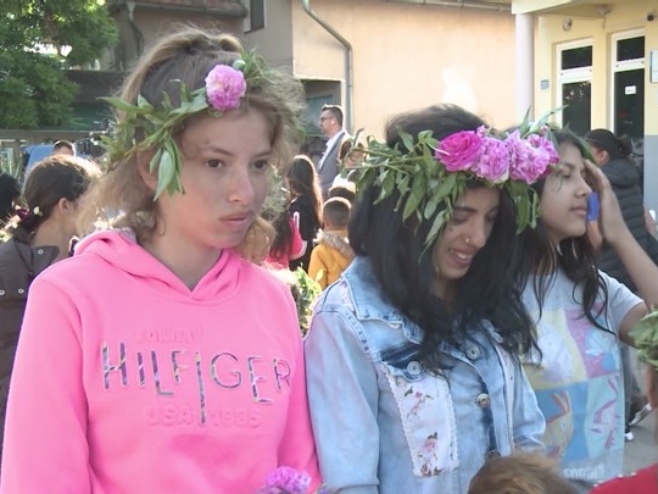 Romi u Bijeljini tradicionalno dočekali svoj najveći praznik Đurđevdan (VIDEO)