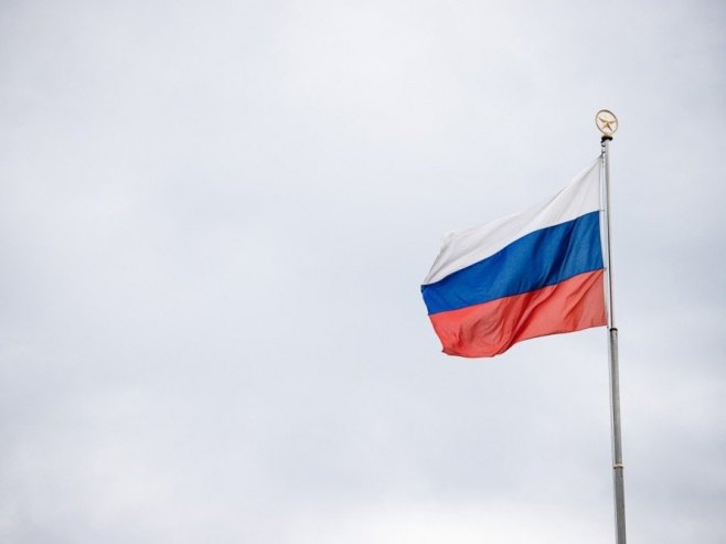 Ruska zastava (Foto: EPA/CLEMENS BILAN) - 